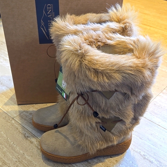 Overland Shoes - NIB Overland Anna Beige Goat/Calfskin Boots